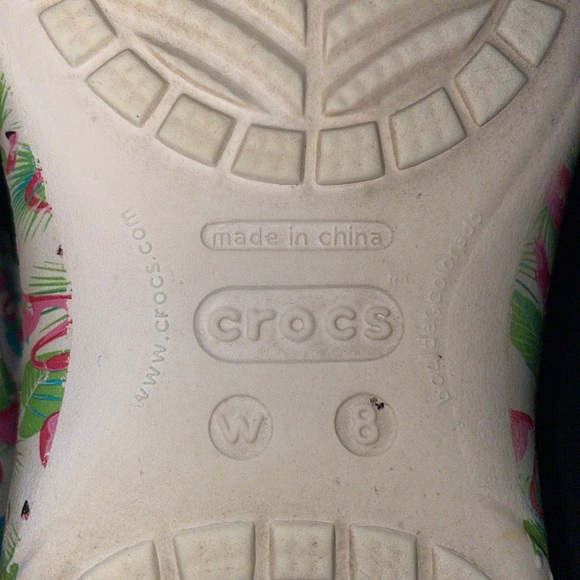 Crocs Freesail Flamingo Prints Clogs. Size 8. - Picture 10 of 11
